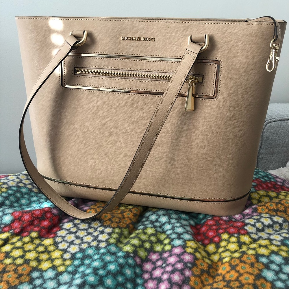 Michael Kors Blush Purse w/ laptop compartment